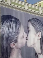 Gmunden verteidigt polarisierende Helnwein-Bilder Gmunden verteidigt polarisierende Helnwein-Bilder