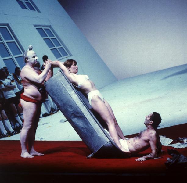 Jetzt fällt aber die Wand um!