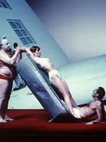 Jetzt fällt aber die Wand um! Jetzt fällt aber die Wand um!