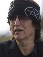 Interview mit Gottfried Helnwein Interview mit Gottfried Helnwein