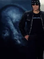 ES MÜSSEN NOCH MEHR BLASEN PLATZEN ES MÜSSEN NOCH MEHR BLASEN PLATZEN