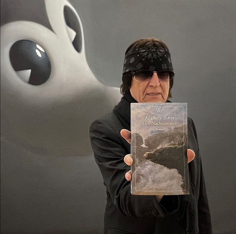 Hallo, was lesen Sie, Gottfried Helnwein?