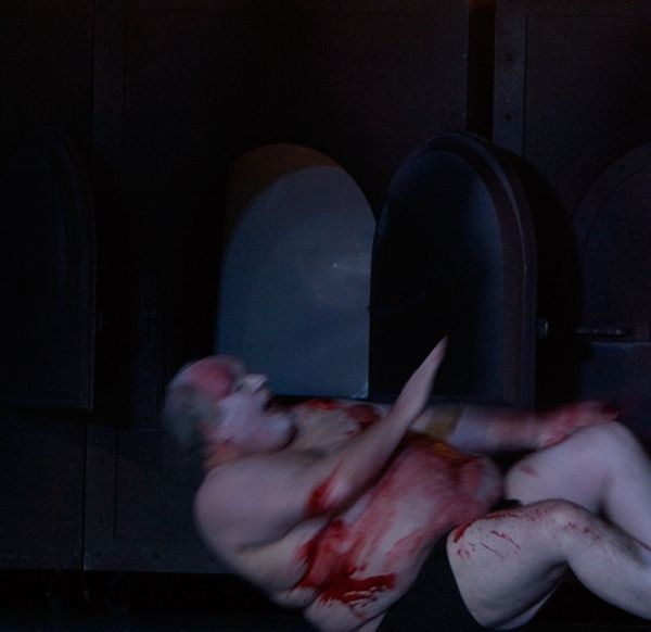 Der "Ring des Nibelungen" provoziert als blutrünstiges Tanzstück in Bonn.