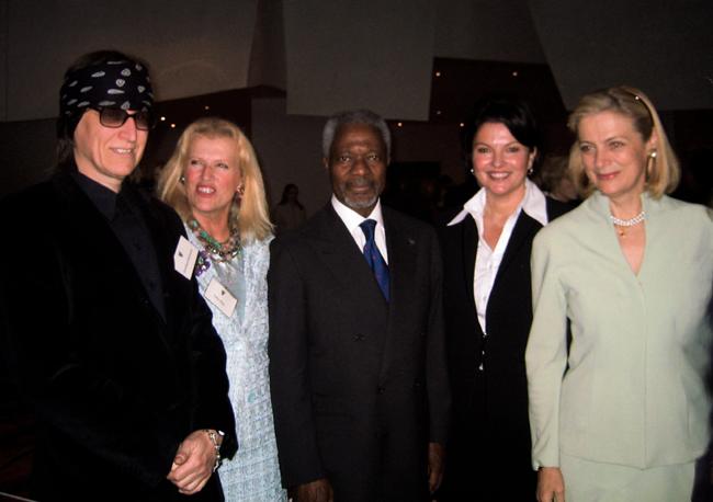 Helnwein attends Private Luncheon adressing the issue of landmines, hosted by Diane Disney in honor of UN Secretary-General Kofi Annan. 