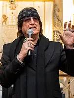 Star-Künstler Helnwein macht Kunst für Stadttempel Star-Künstler Helnwein macht Kunst für Stadttempel