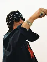 Porträt : Die Stille der Unschuld. Der Künstler Gottfried Helnwein Porträt : Die Stille der Unschuld. Der Künstler Gottfried Helnwein