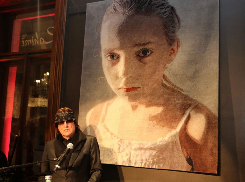 Helnwein: Teppich um 70.000 Euro versteigert