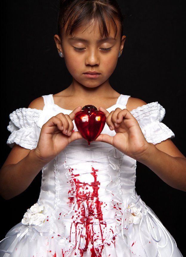 Exhiben polémica obra del austriaco Gottfried Helnwein