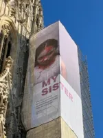 Ein Monument der Humanität Ein Monument der Humanität