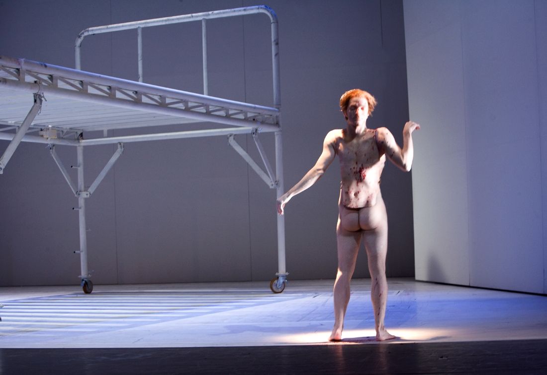 Auch die Kritiker von “Theater pur” loben das Bonner Ensemble