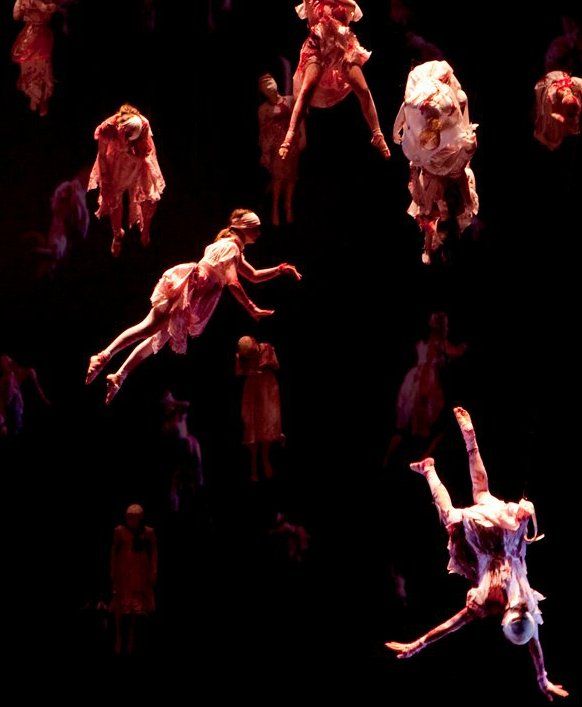 Helnwein-Bühnenbild zu israelischer Oper