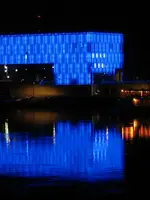 Das Lentos Museum wird zehn und feiert mit Besuchern und Künstlern Das Lentos Museum wird zehn und feiert mit Besuchern und Künstlern