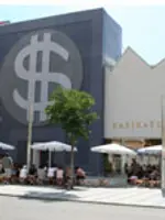 Helnweins grosse Carl Barks-Retrospektive in Krems war ein Triumph für Donald Duck: 100,000 Besucher. Helnweins grosse Carl Barks-Retrospektive in Krems war ein Triumph für Donald Duck: 100,000 Besucher.